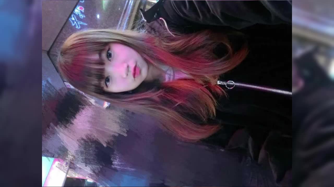 【反差婊档案】 00年大学生嫩妹  私底下各种发骚自拍 小片段有点多.mp4
