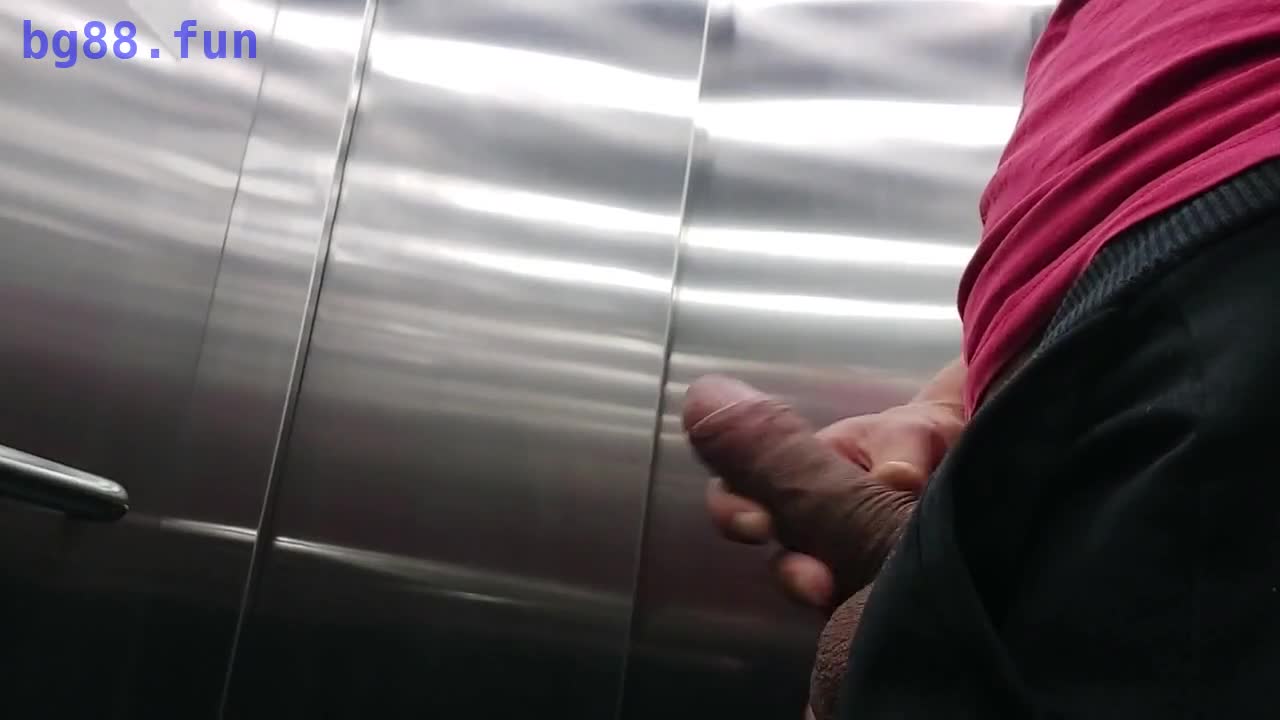 凡事不能慌，看外国妹子教你如何面对猥琐露“屌”男！ - 第一吃瓜网 chigua.one.mp4