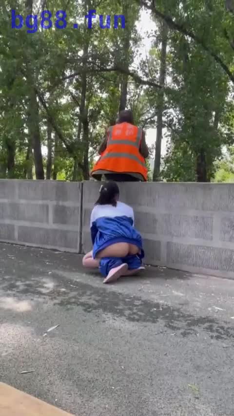 露出福利姬#林林原po帐号已冻结，暂时失踪.mp4