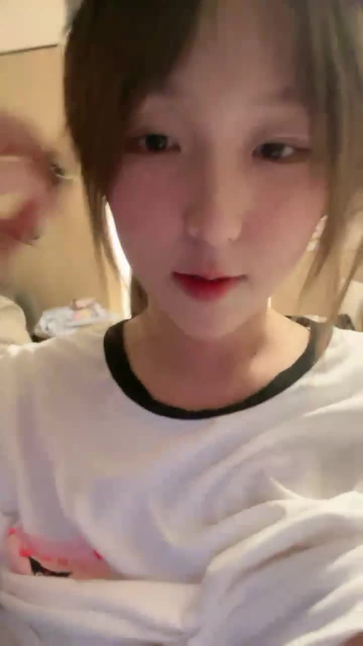 这清纯甜甜小美女娇嫩风情顶不住.mp4