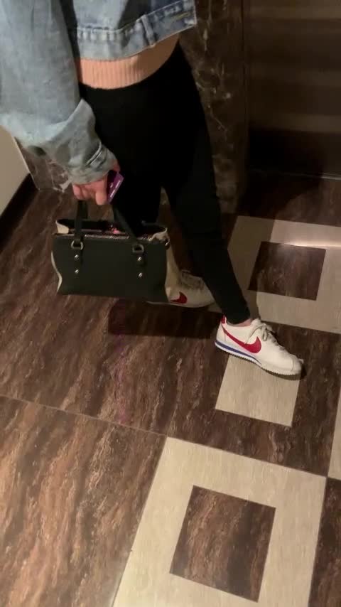 刺青妹破处记录.mp4