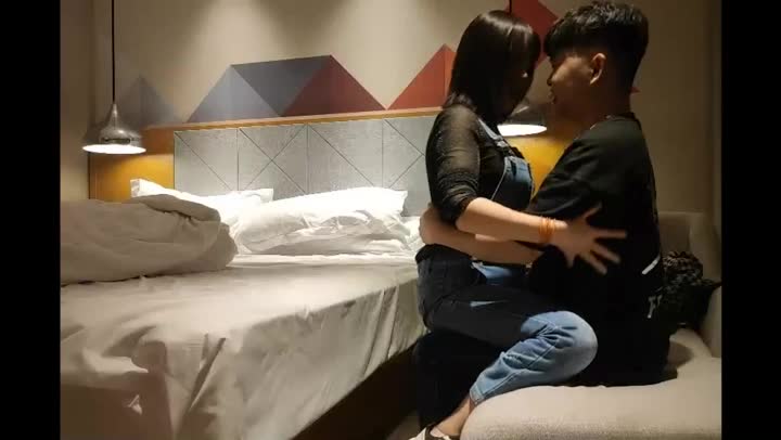 探花约炮探花伸进内裤摸逼扣的妹子呻吟连连妞够骚抽插操的很尽兴多种姿势换着操_#探花_#偷拍_#最美良家 1.mp4