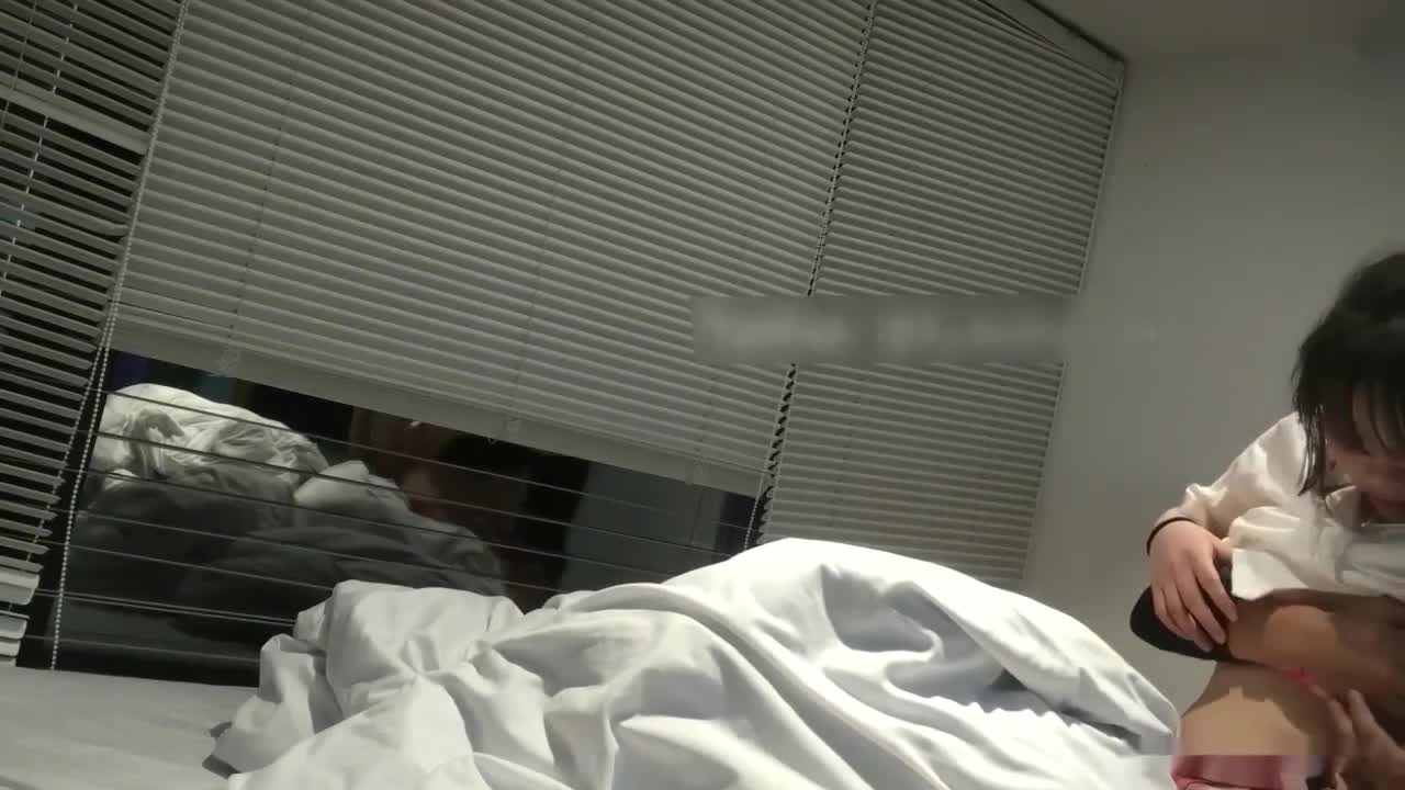 【03年女孩第二部】卫校超嫩微坦学生妹被操的高潮.mp4