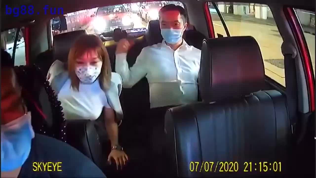 重磅时代中国CFO首席财务官黄永年香港的士门出租车后座口交不雅事件_#偷拍_#门事件_#香港_#吃瓜.mp4