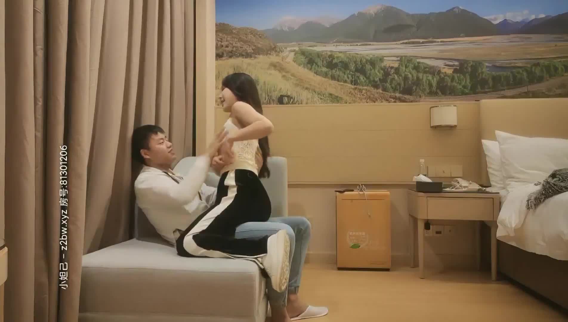 【壹屌探花】平面模特女神，温柔听话甜美配合，蜂腰翘臀貌美如花，连续输出快要被榨干_2.mp4