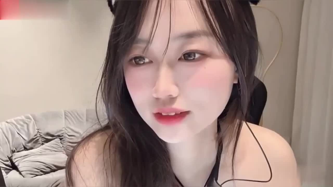 【最新自录高颜值大三学姐】终于还是脱了，奶子又白又大0：43：32.mp4