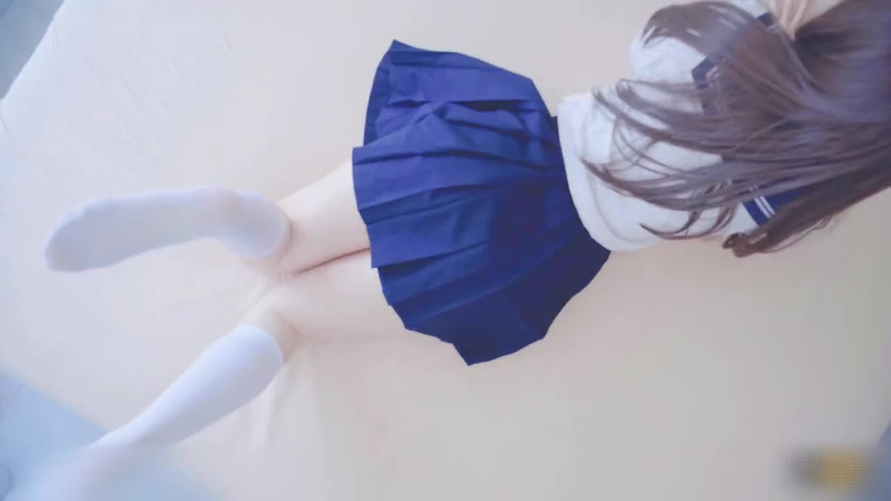 穿着制服的女孩，从第一角度来看，她又被操了，中出.mp4