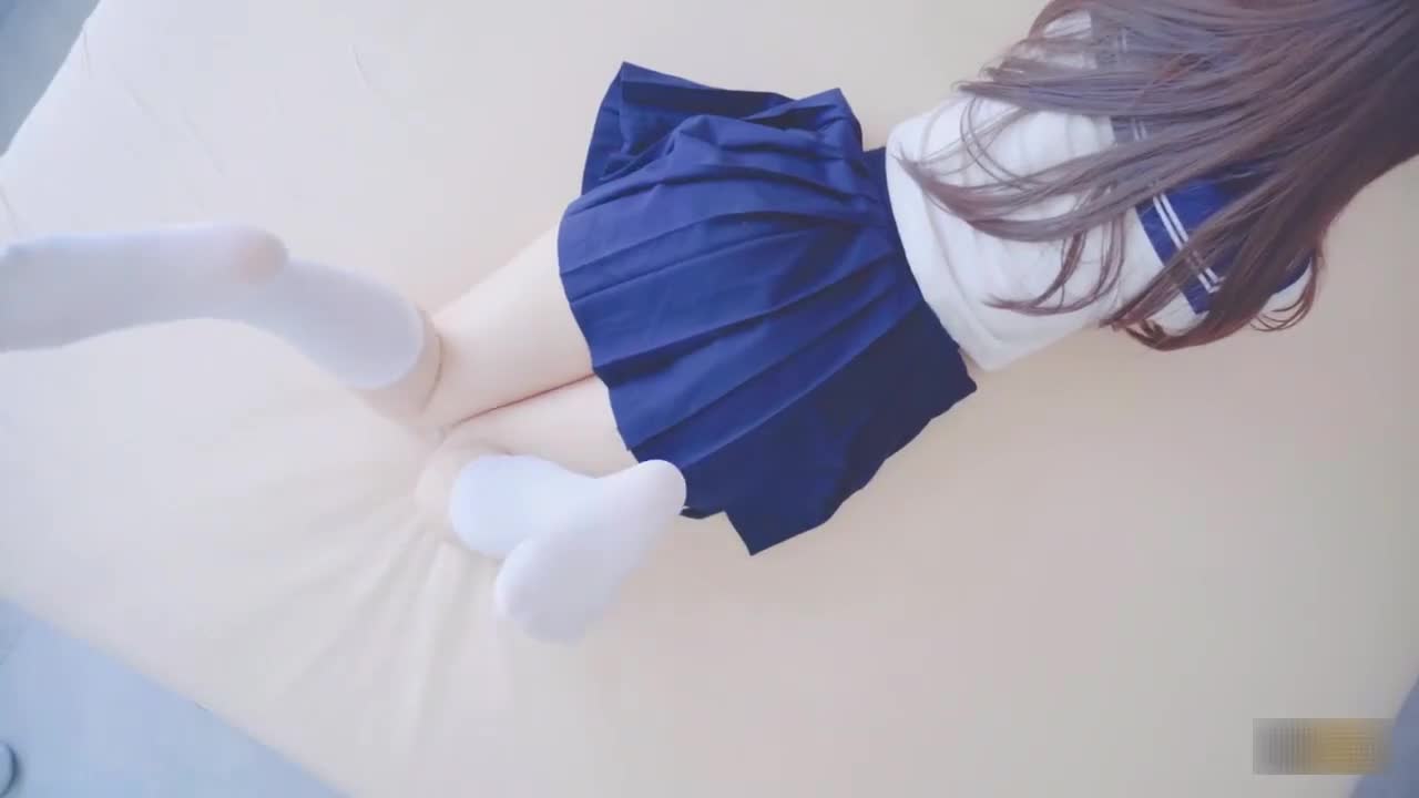 JK水手服粉嫩白虎校服萝莉被无套狂操内射注满精液.mp4