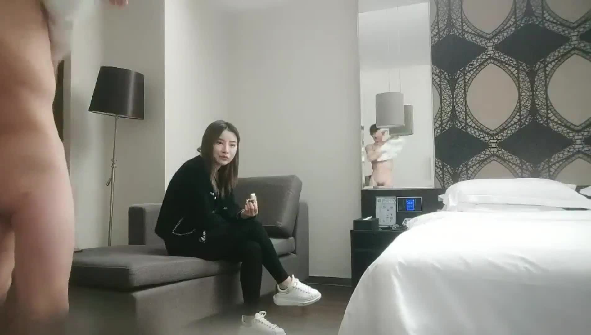 高品质探花太猛妹子被操哭 大奶美女返场 往死里爆插小穴，受不了只能口爆