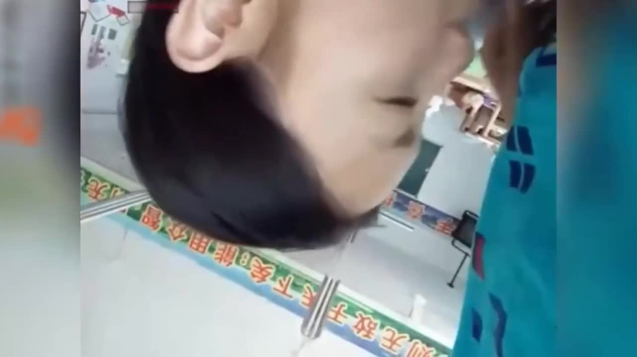 技校教室口交事件，情侣全部私拍流出！巨乳！渔网.mp4