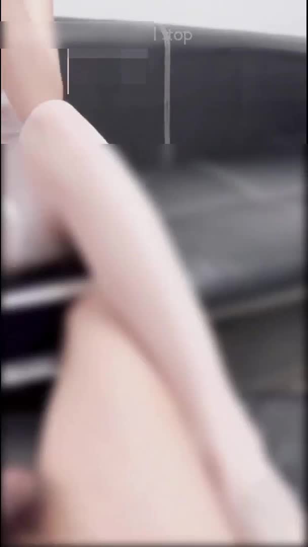 2048_cc_顶级兄妹乱伦，强行破处妹妹后续！白瘦幼萝莉妹妹越来越配合玩游戏了，情趣内衣绝了，妹妹下面太嫩太紧了.mp4