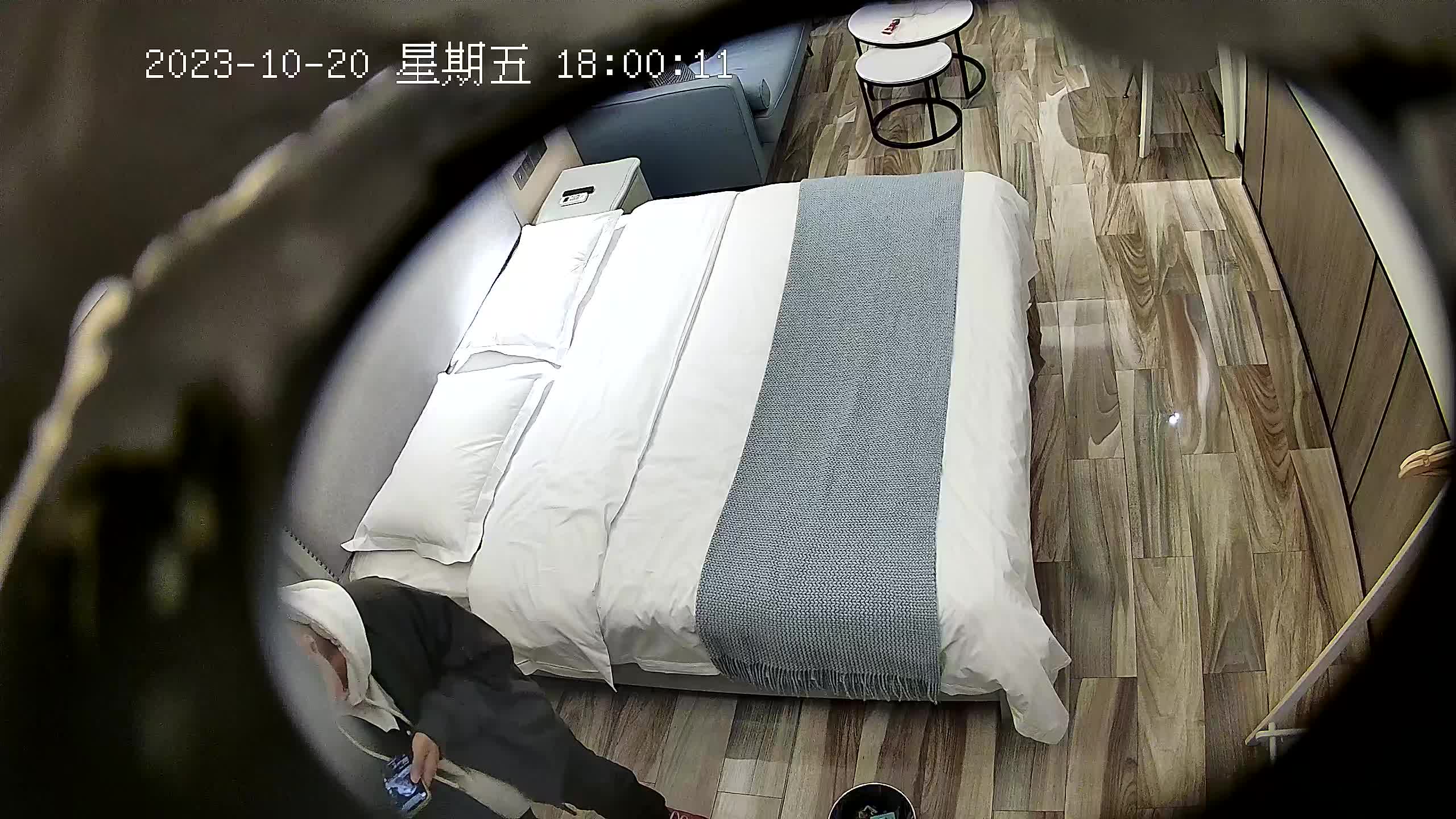 电报@simisir_2023_10_20新流出酒店稀有台高清偷拍_样子清纯的女神级学妹_来了姨妈也逃不过被玩弄的命运.mp4