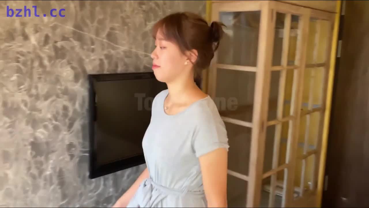重金约炮气质大奶实习空姐，_高颜值身材完美，骚穴粉嫩，敏感肌，各种体位无套爆操！_1.mp4