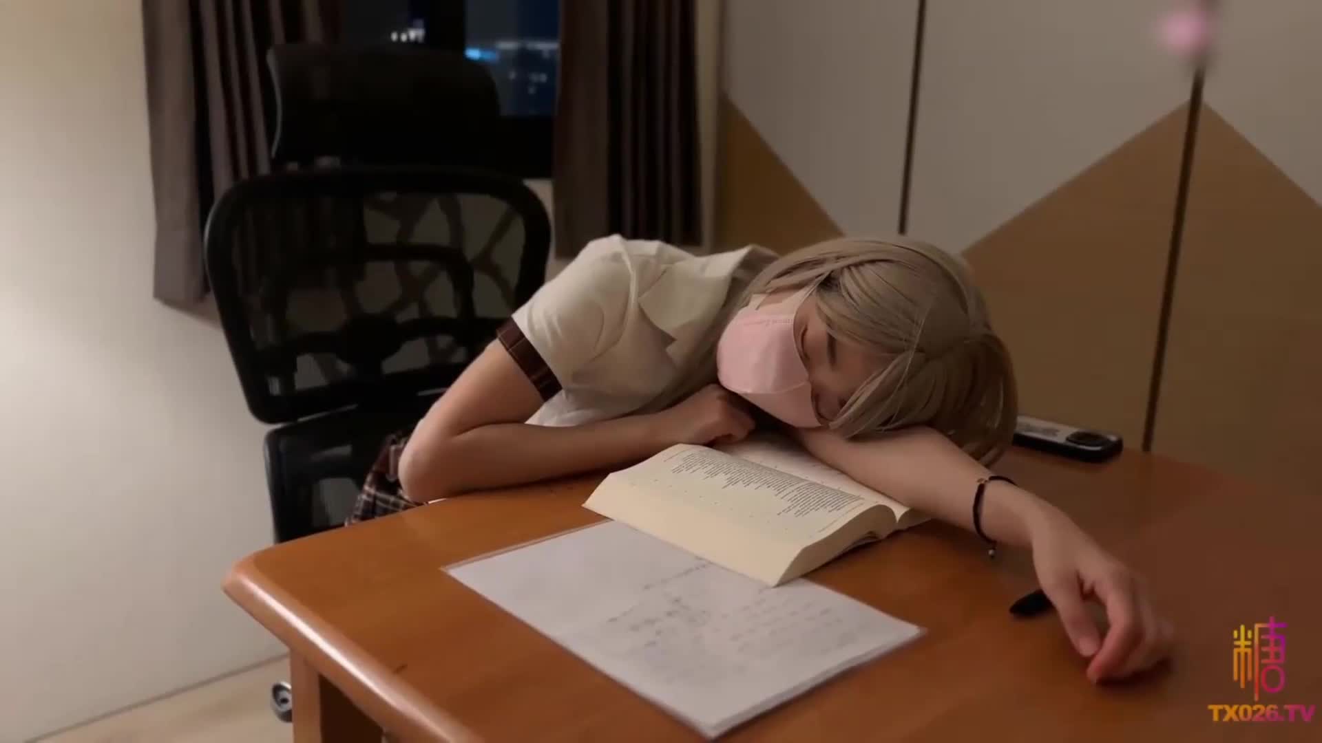 【极品❤️臀模私教】Ssrpeach✨_台湾清华大学外文系女神_惩罚爆操黑丝骚女儿_蜜穴淫汁淌到大腿_内射淫靡精液.mp4