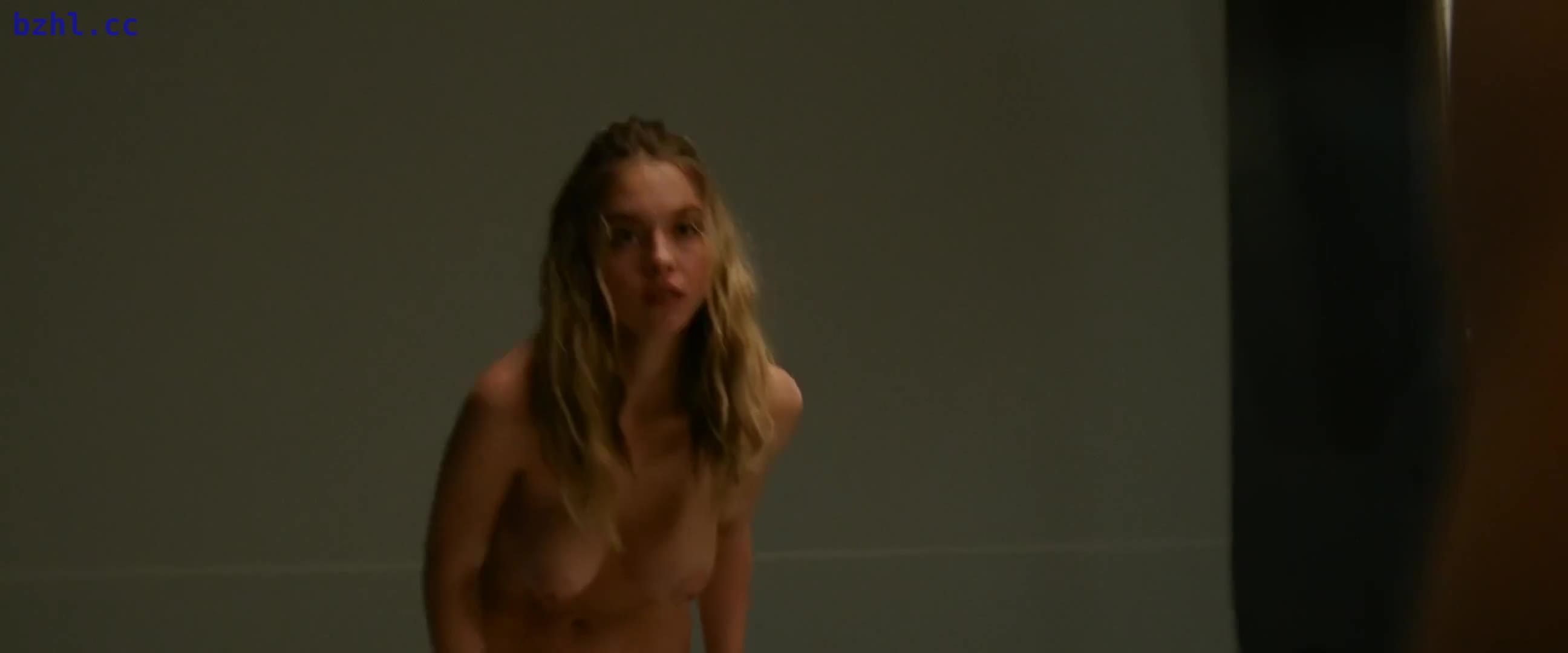 Sydney Sweeney nude in her new movie 'The Voyeurs'.mp4