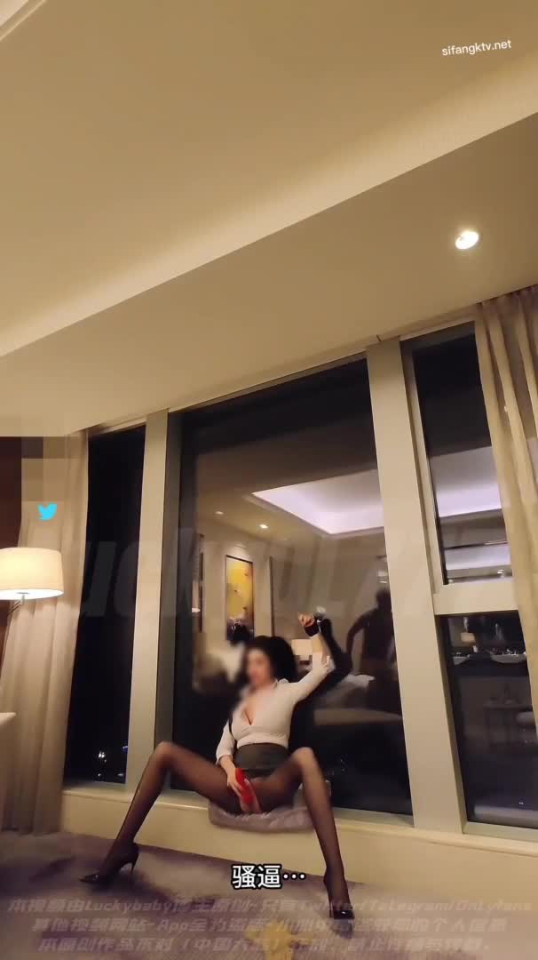 顶级气质尤物御姐女神『LuckyQL777』✅绿帽老公开发黑丝OL娇妻给单男爆操，把极品娇妻调教成小母狗，全程高能.mp4