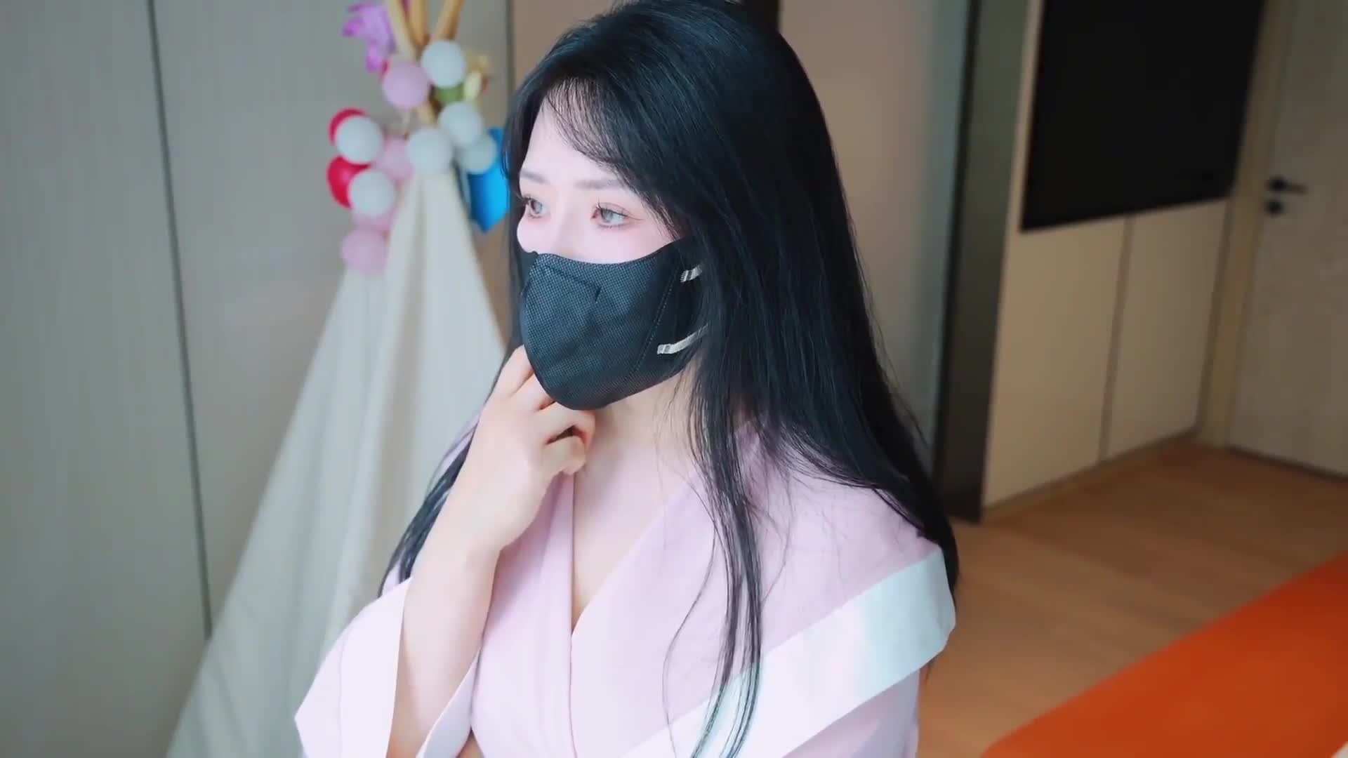 大奶人妻_身材丰满_鲍鱼超嫩_老公长期不在家寂寞空虚_醉醺醺被小哥趁虚而入_无套输出射了一奶子.mp4