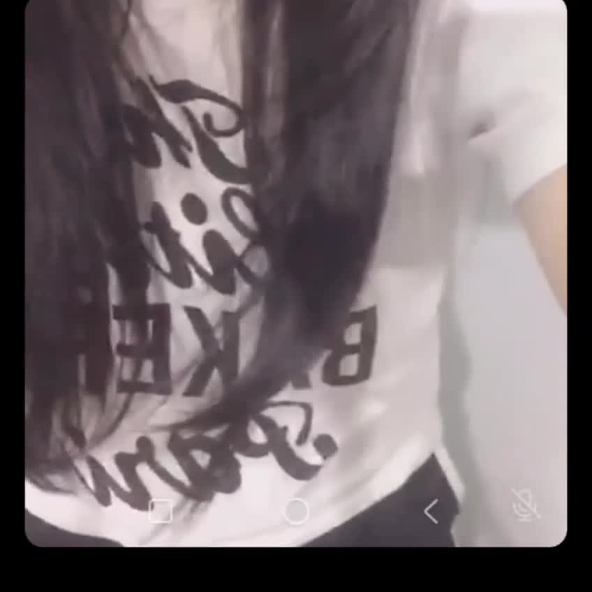 可爱的娃娃脸高中学妹自拍.mp4