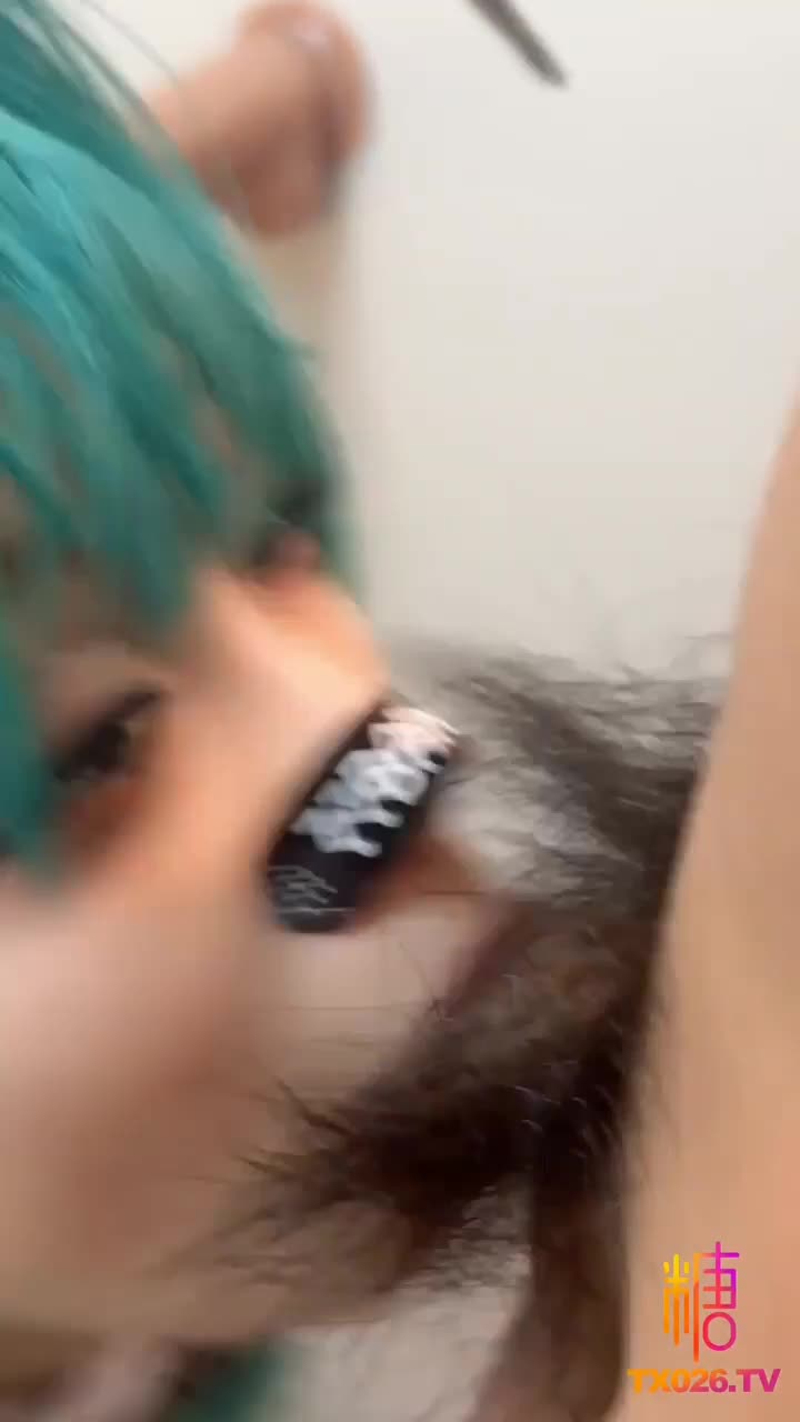 【淫荡cos】漫展记录刚结束马上回酒店开始操逼.mp4