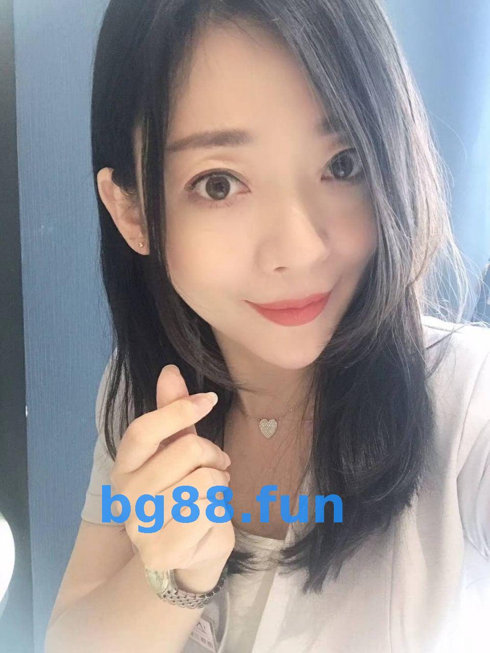 『职场女强人 也要大肉棒』上海人力资源公司合伙人 已婚少妇 李雯 惨遭员工内部泄密 曝光不雅醉奸视频