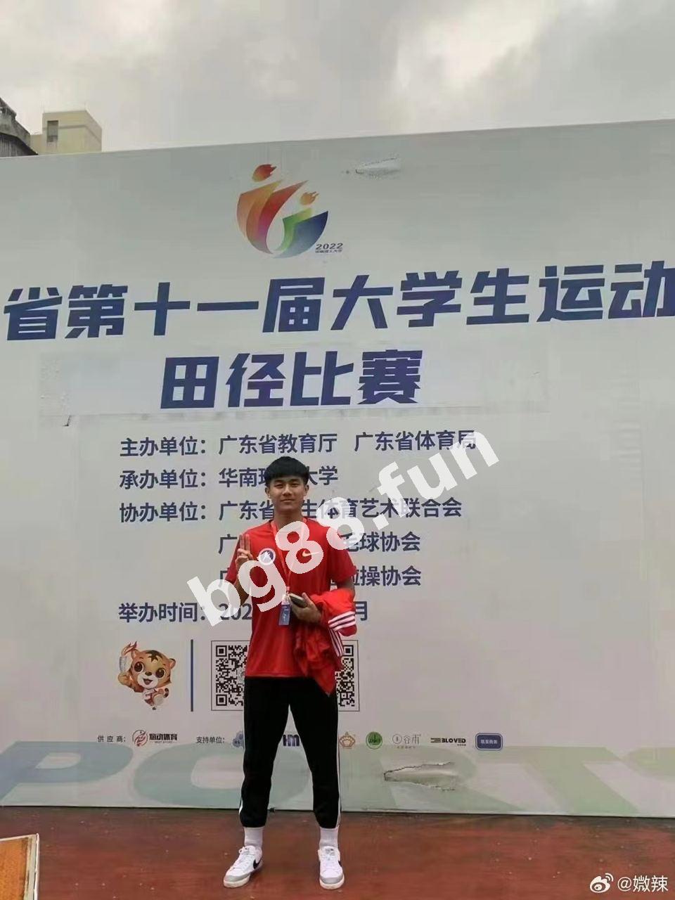 51acd9eeb3624878be66adec382c8bac.jpg