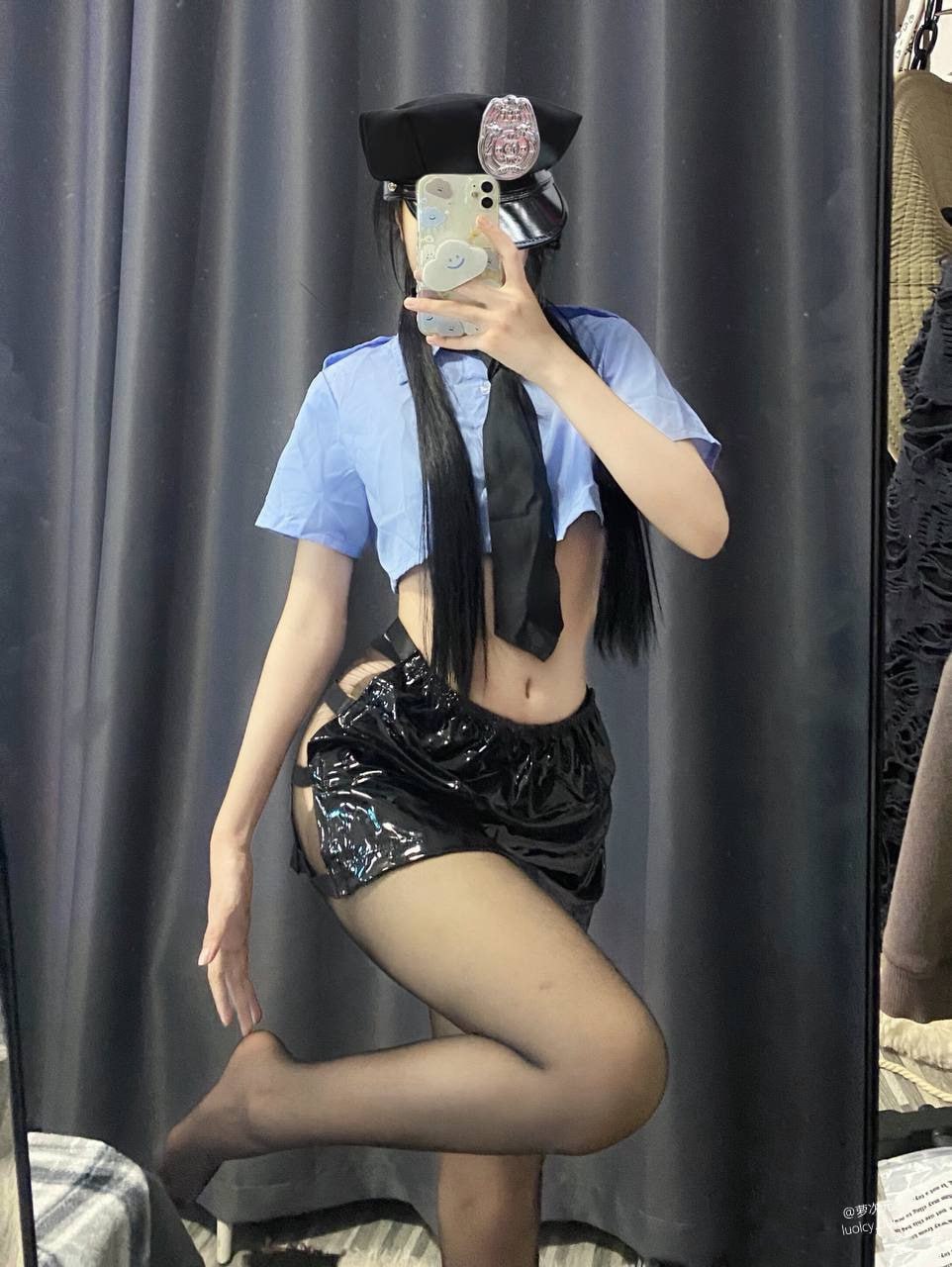 bad8e6cf4aa043cfa1ff1acc1dd981e0.jpg