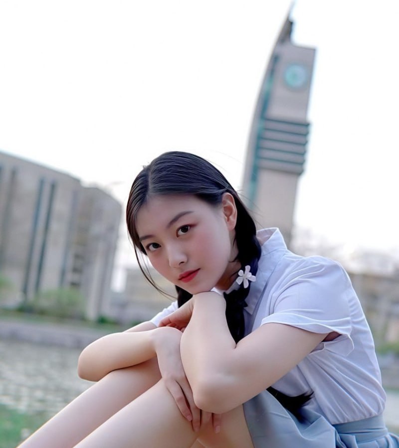 南京职业大学温琪瑶私拍泄密 平时乖巧的她私下竟这么主动！