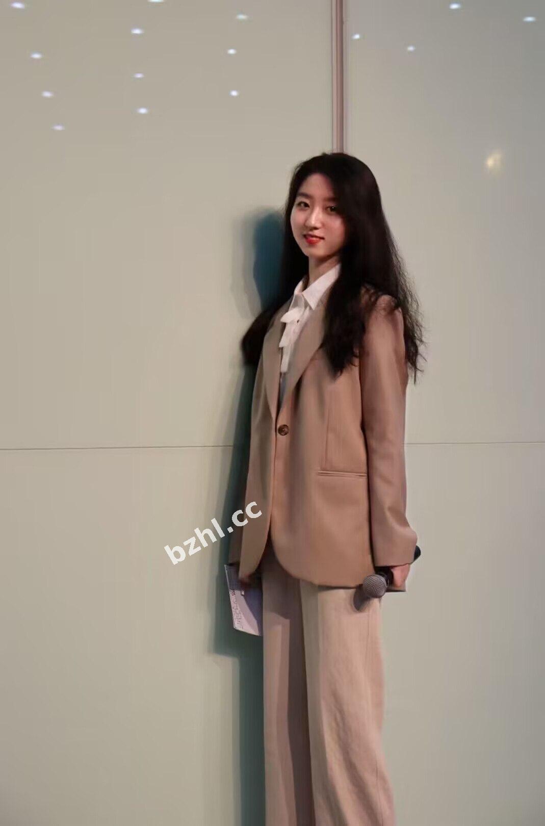 70a8932efab645678e48e101d006fc7a.jpg