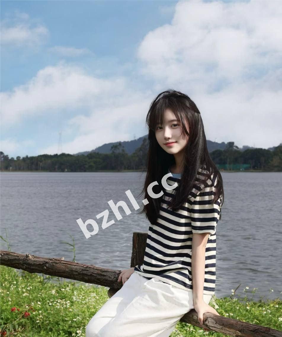 河北传媒学院学生杨依灵：清纯校花背地浪荡，嫩穴自玩无底线，石家庄长安区中山东路666号阳光公寓B座3单元902室（扒姐）