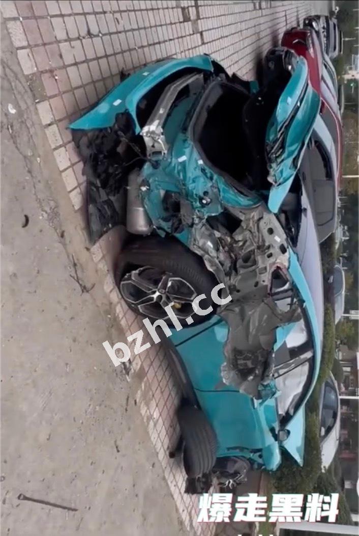 1b8f9d60a75a4528bcce23f7e0f843bf.jpg