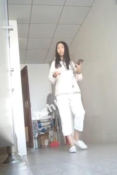 76a01a67cc7f4d1dacd8c8d713826833.jpg