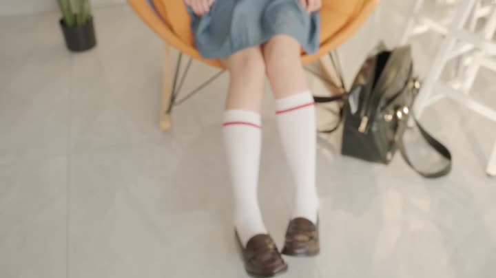 极品白虎小萝莉，反差调教 1.mp4