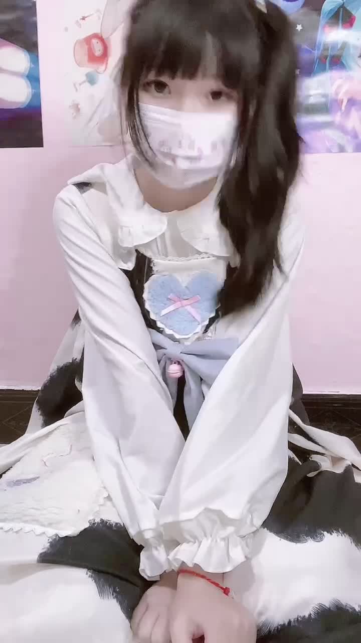 莉莉酱洛丽塔服饰自慰.mp4