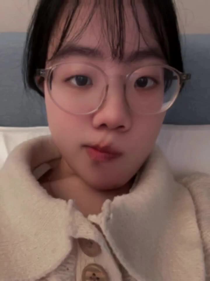 内射是必不可少的很骚又主动的杭州00后女实习生王诗圆给男朋友带绿帽表面乖巧背地是个小骚货.mp4