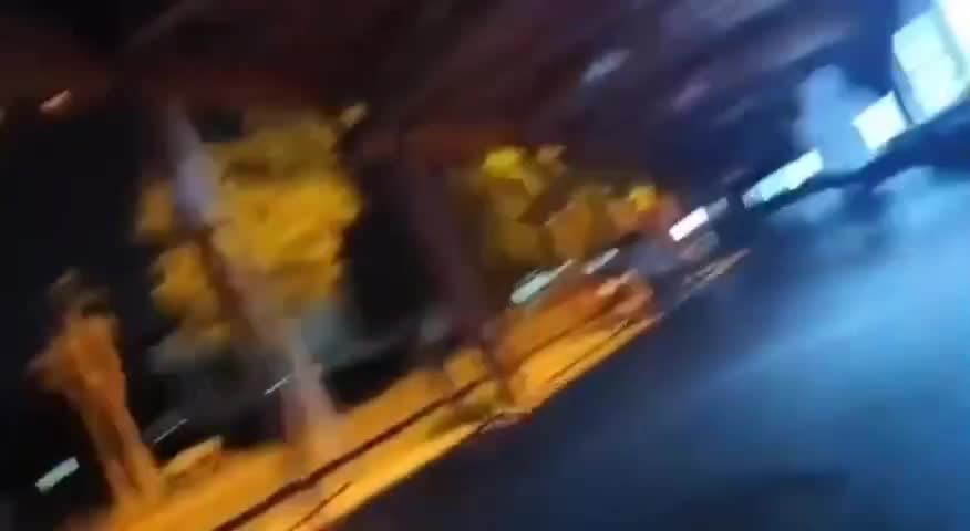 江西 南昌 #南昌工学院 一男生持刀捅刺女生.mp4