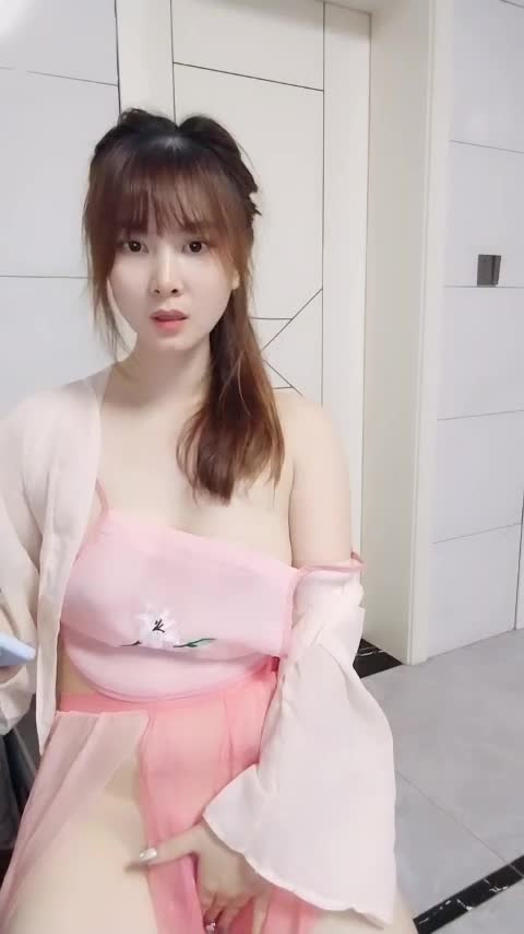 飘逸打底裤】新人御姐_刚下海就被干无套啪啪内射自慰.mp4
