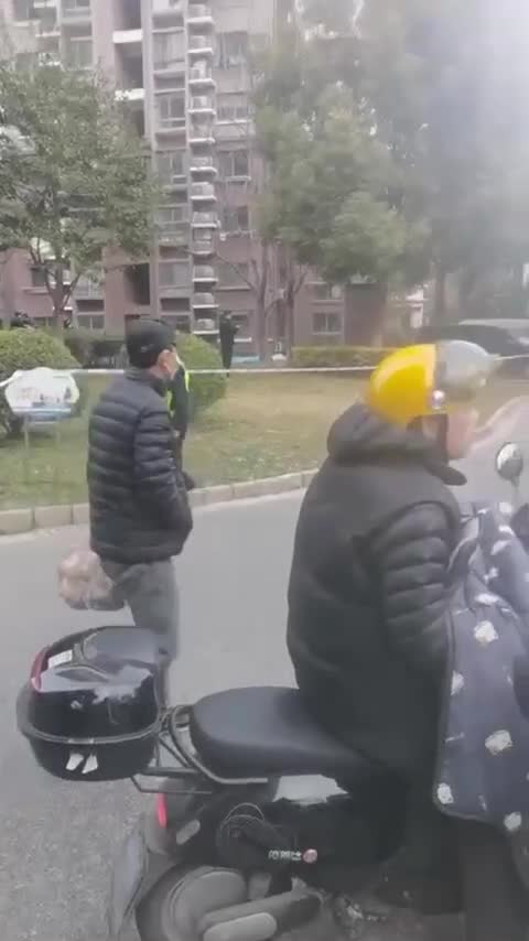 一家三口，妈妈要孩子100分，全跳了.mp4