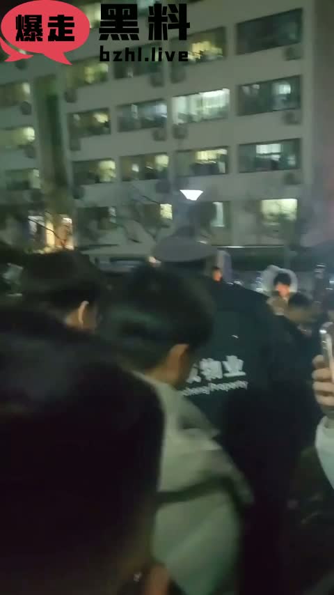 山东外事职业大学大三学生偷外卖翻车 多次偷盗被同学堵现场 全校围观！
