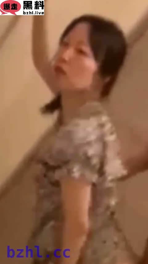 哈尔滨商场卫生间 狗男女淫欲上脑疯狂偷情