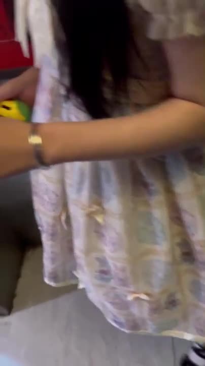 kcf9_com_鬼火少年继续祸害白月光女孩,这次将魔爪伸向洛丽塔小妹,使劲揪小姑娘奶头,都揪哭了 1.mp4