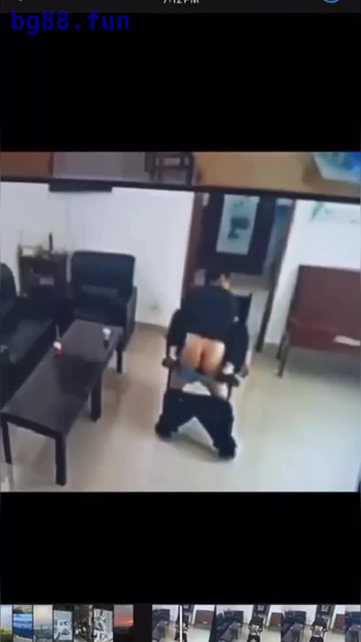 山东潍坊市于河镇两村干部会议后忘关摄像头 不雅视频遭疯传！书记爆操妇女主任成网红！.mp4